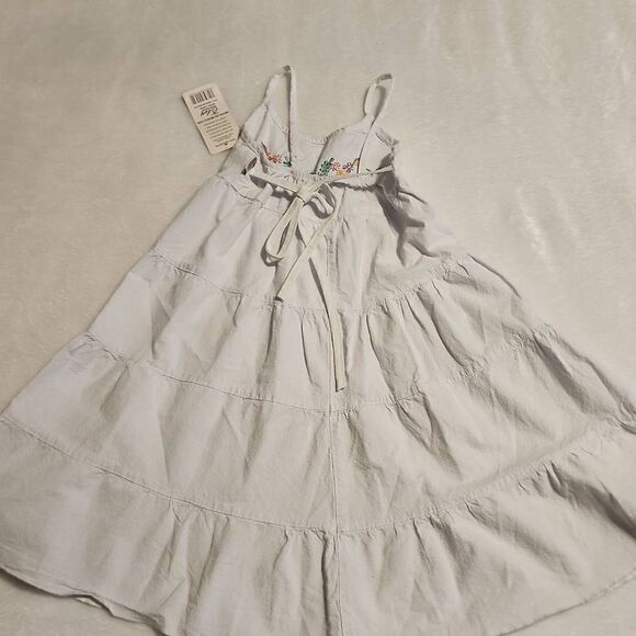Eloy NWT Girls Embroidered Sundress Size 4 Small - Picture 4 of 9